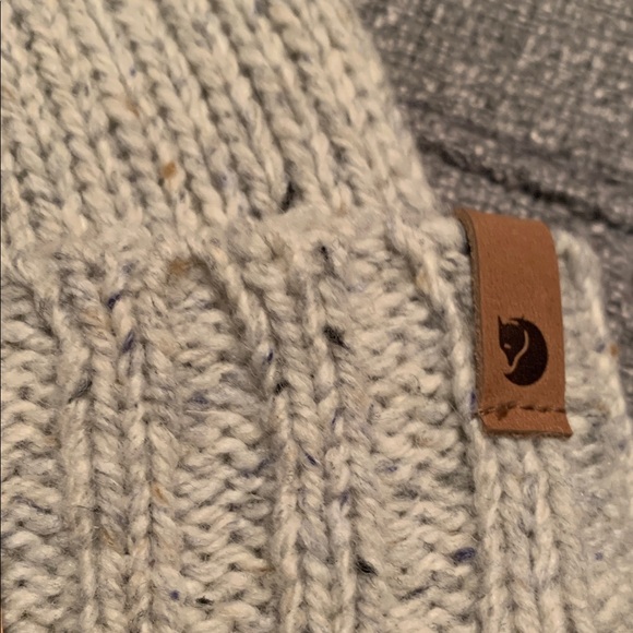 Fjällräven Ovik Pom Hat NWT - Picture 3 of 4